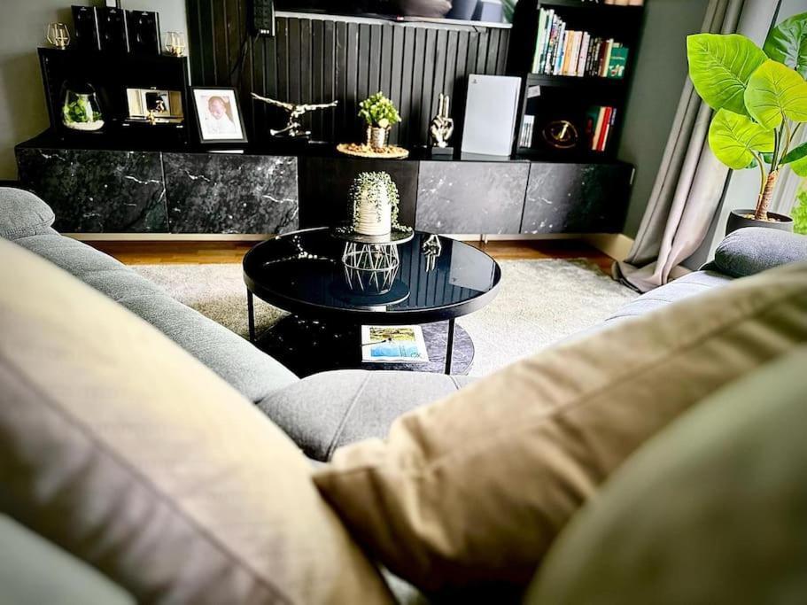 Stunning Luxury Croydon Apartment Gatwick Airport Close Purley Eksteriør bilde